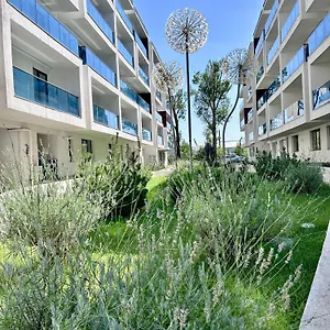  Apartament Em House